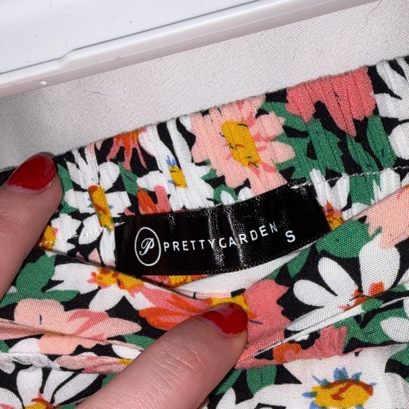 Chic Floral High-Low Skirt - Picture 4 of 4